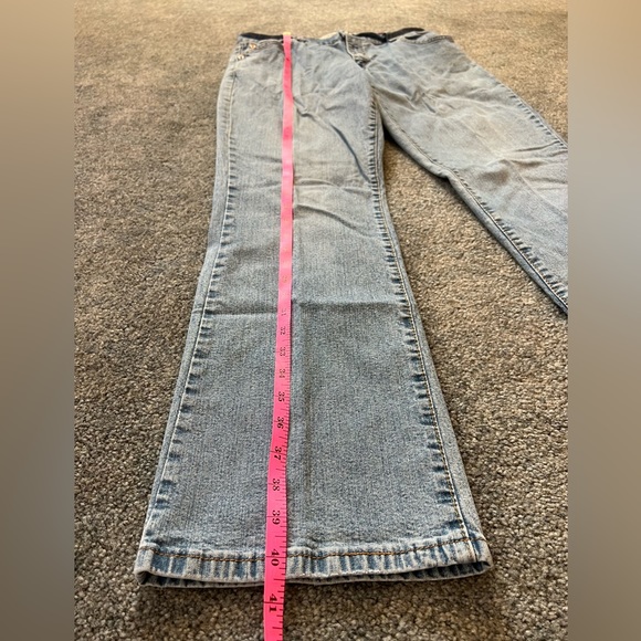 Levi’s 550 Light Wash, Relaxed Bootcut Jeans - Picture 6 of 10